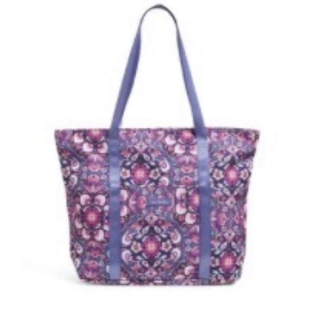 NWT Vera Bradley Lighten Up Vera Tote in Magenta Medallion